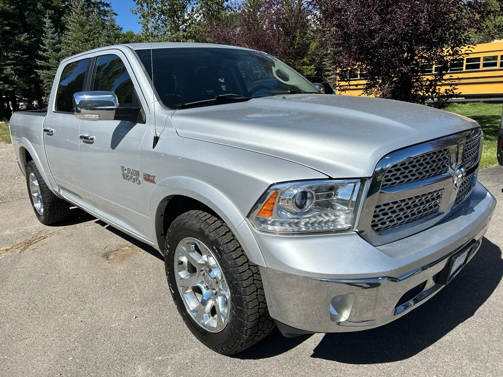 Used 2017 Silver Ram Laramie image 3