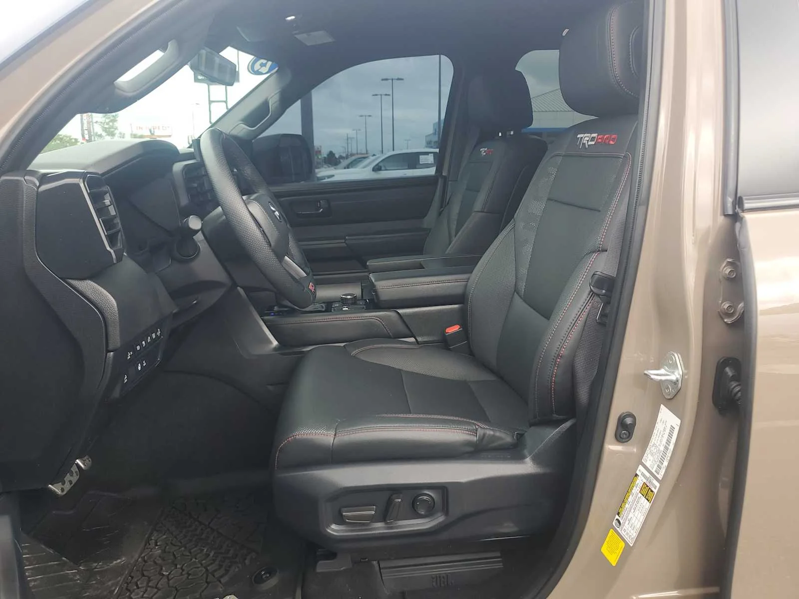 Used 2025  Toyota SR5 image 19
