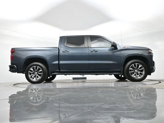 Used 2020 SHADOW GRAY METALLIC Chevrolet RST image 29