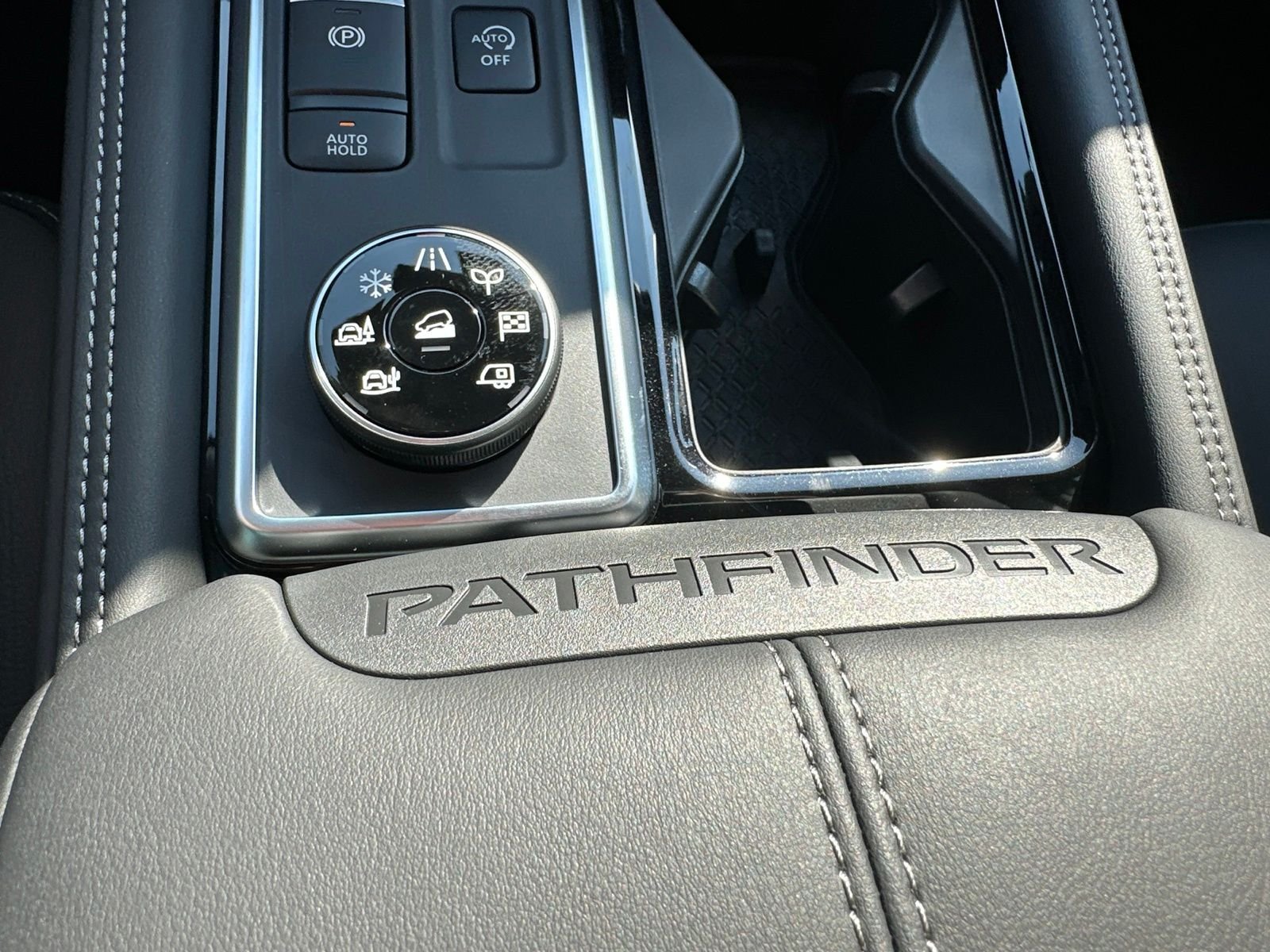 New 2026 Black Nissan Platinum image 70