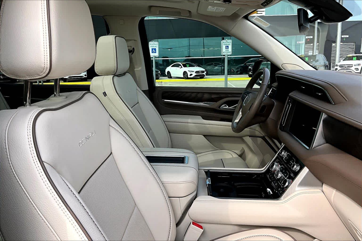 Used 2022 Hunter Metallic GMC Denali image 8