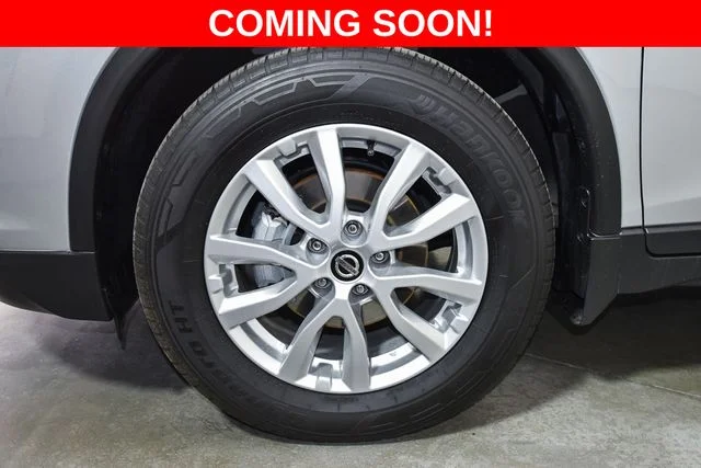 Used 2020 Silver Nissan S image 13