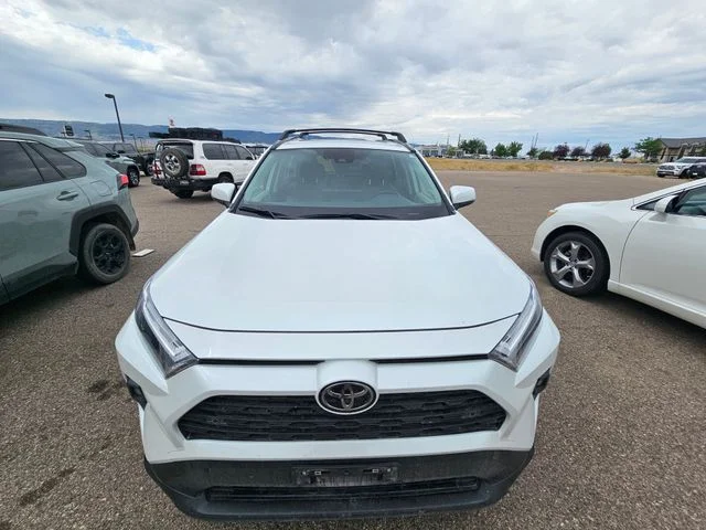 Used 2025 Wind Chill Pearl Toyota XLE Premium image 3