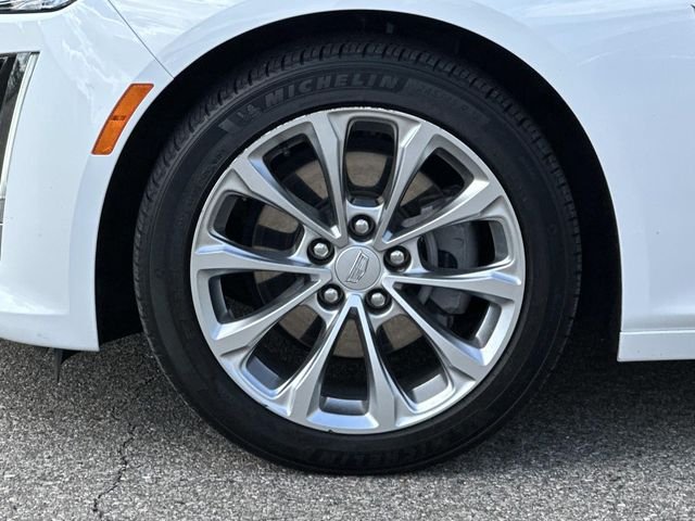 Used 2022 White Cadillac Premium Luxury image 8