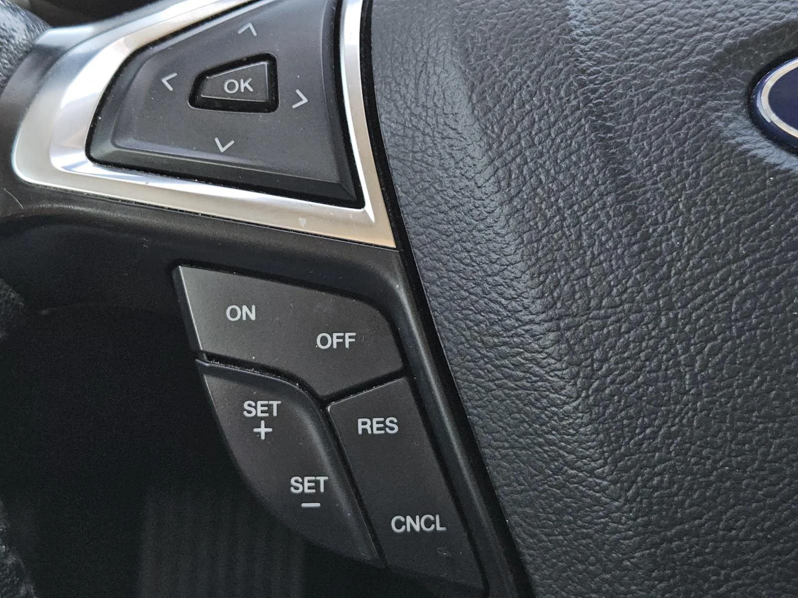 Used 2020 Iconic Silver Metallic Ford SEL FWD image 20