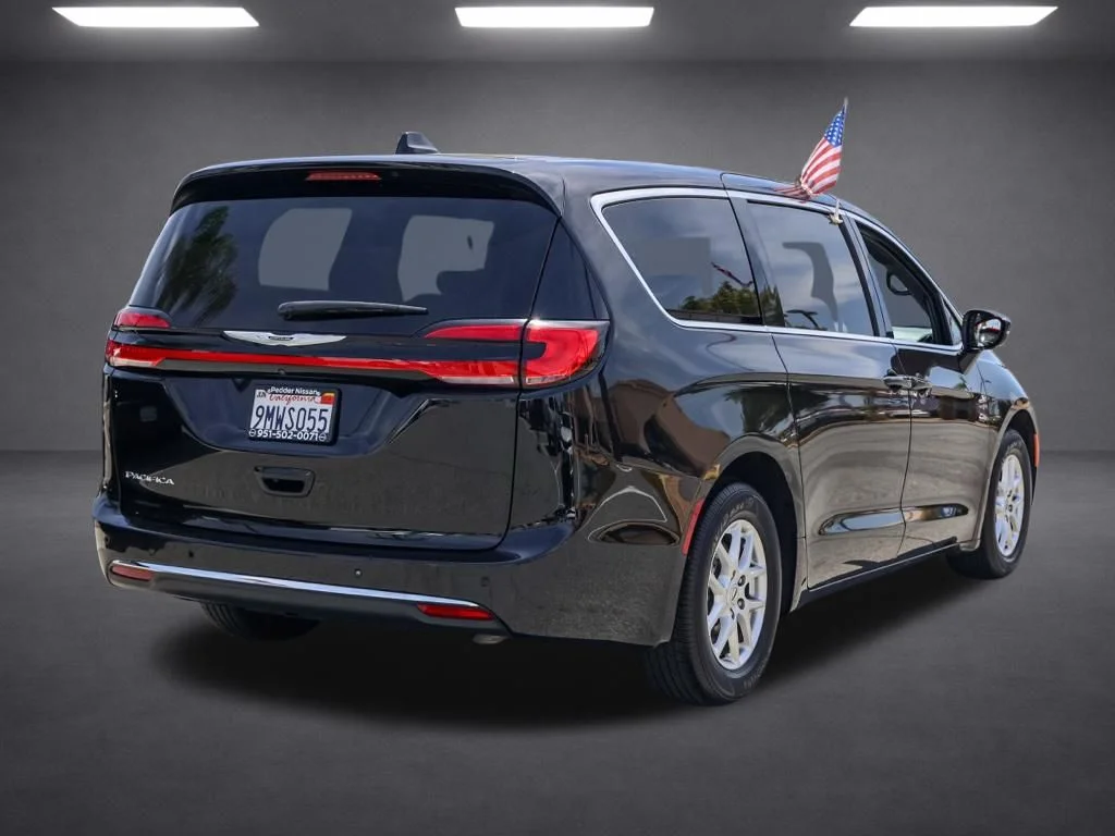 Used 2024 Black Chrysler Touring image 4