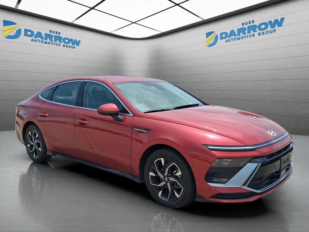 Used 2024 Red Hyundai SEL image 7