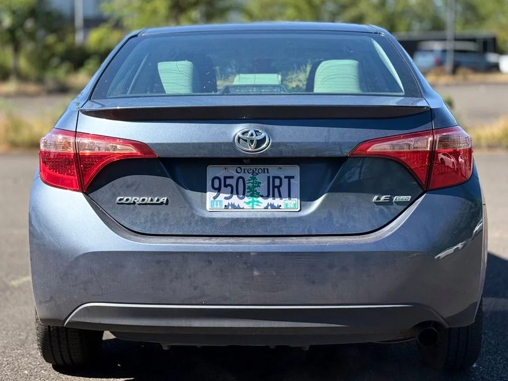 Used 2017  Toyota L image 4