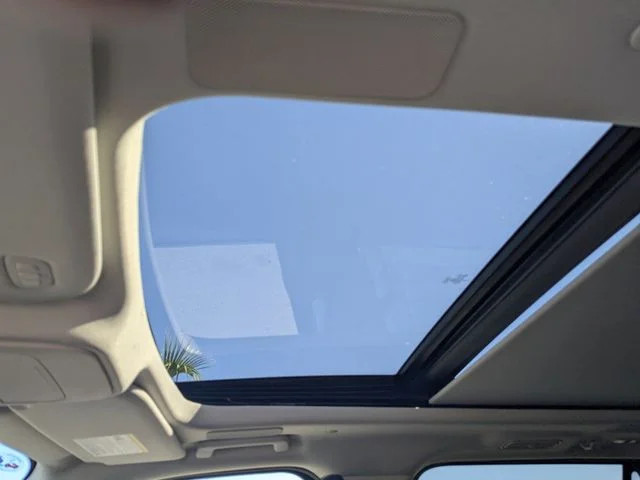 New 2026 Star White Metallic Tri-Coat Ford MAX Platinum® image 26