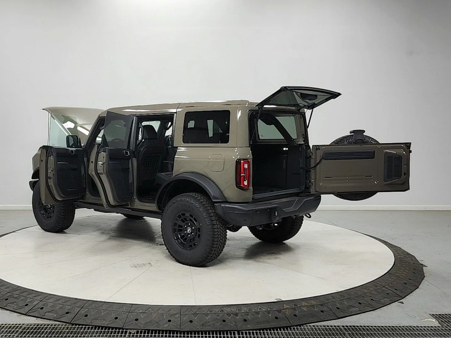 New 2026 Marsh Gray Ford Badlands® image 13