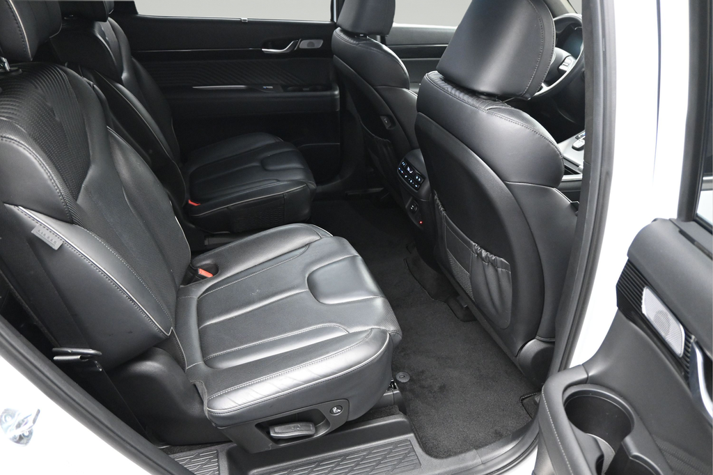 Used 2023 White Hyundai Calligraphy image 9