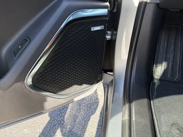 New 2026 Sterling Metallic GMC Elevation image 21