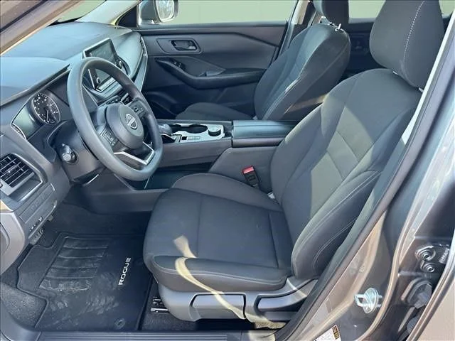Used 2024 Gray Nissan S image 5