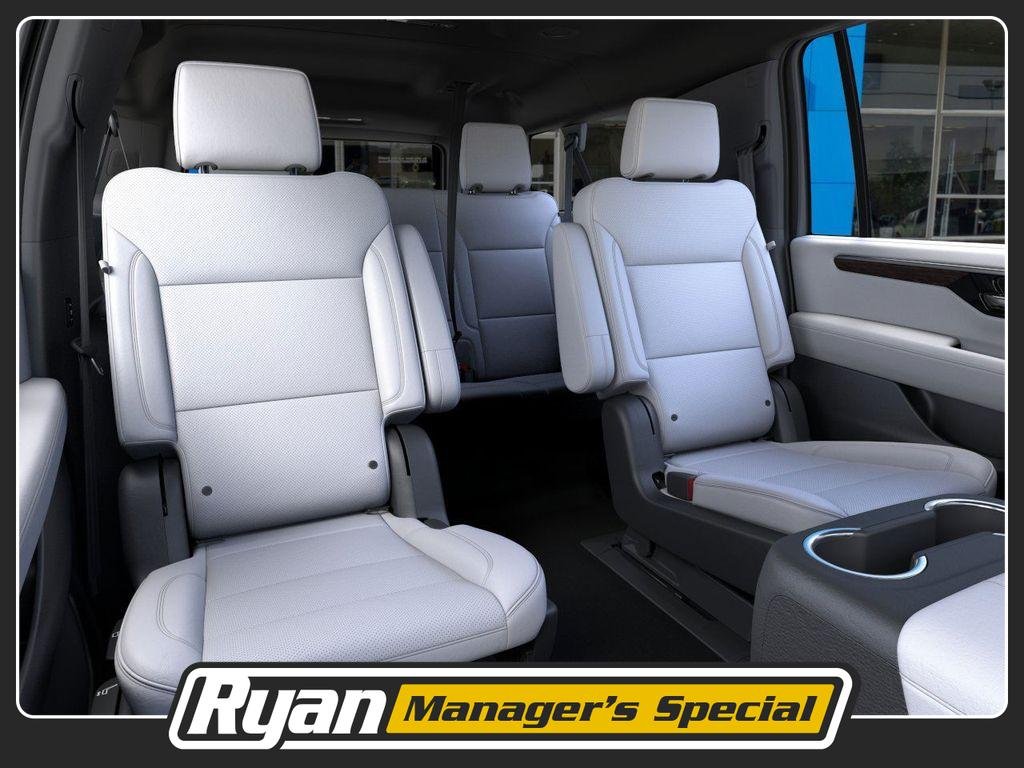 2025 Chevrolet Suburban Premier - Photo 17