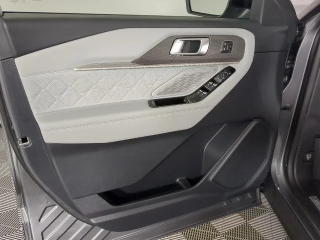 New 2026 Carbonized Gray Metallic Ford Platinum™ image 11