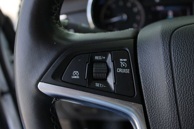 Used 2022 White Frost Tricoat Buick Preferred image 7