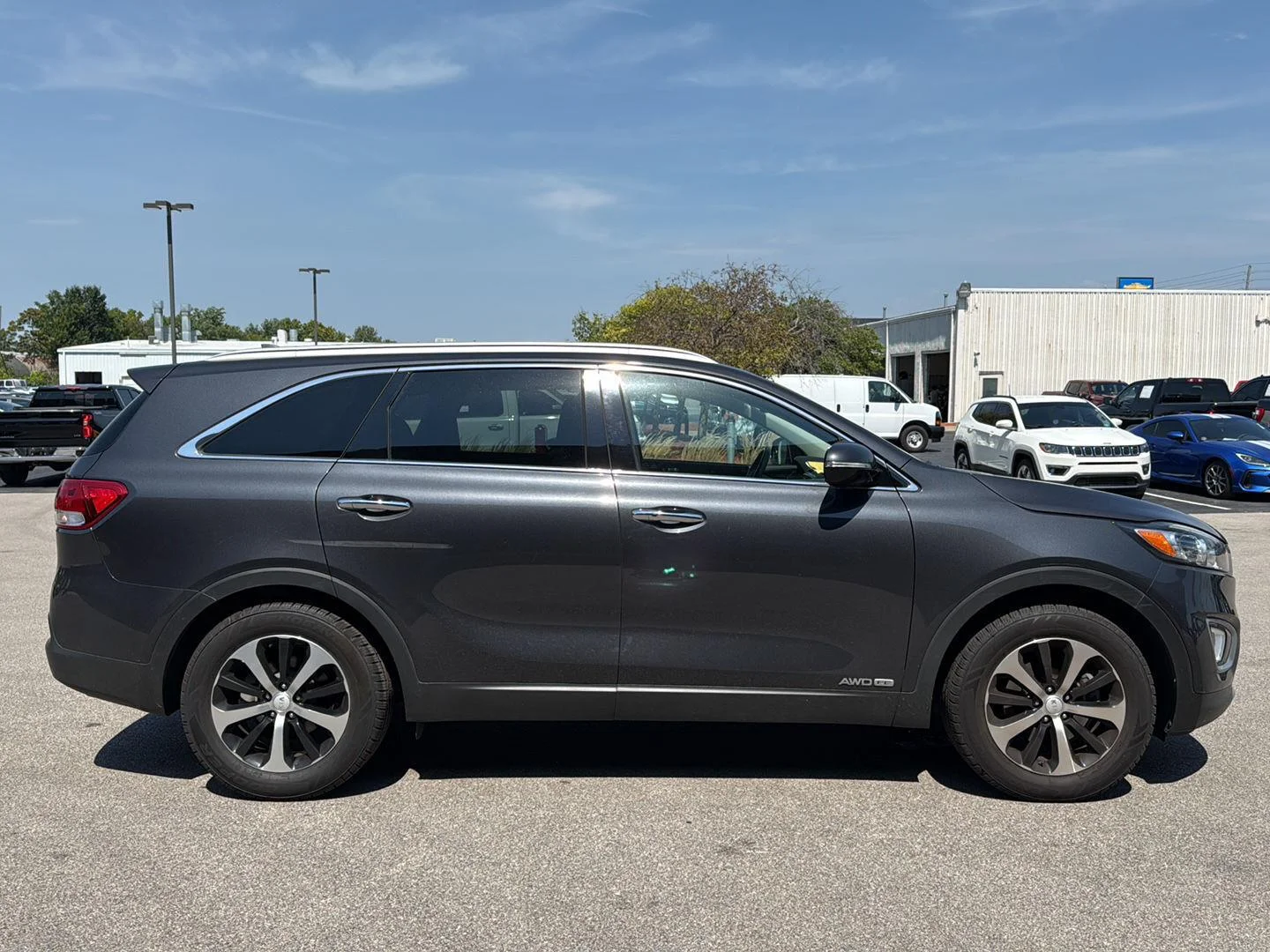 Used 2018 Platinum Graphite Kia EX V6 image 2