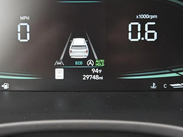 Used 2025 Hyper White Hyundai SEL image 22