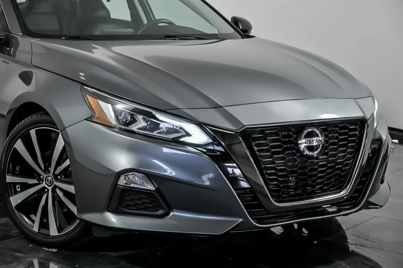 Used 2021 Nissan Altima SR with VIN 1N4BL4CV9MN349249 for sale in Aurora, IL