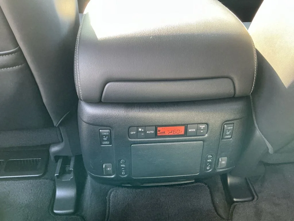 Used 2020 Blue Nissan Platinum image 30