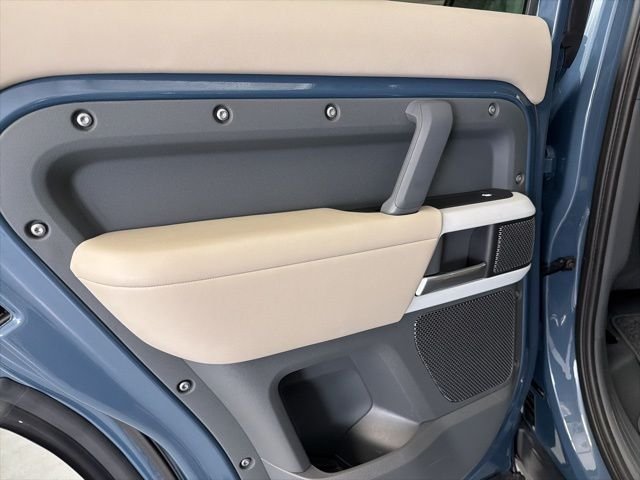2020 Land Rover Defender SE - Photo 14