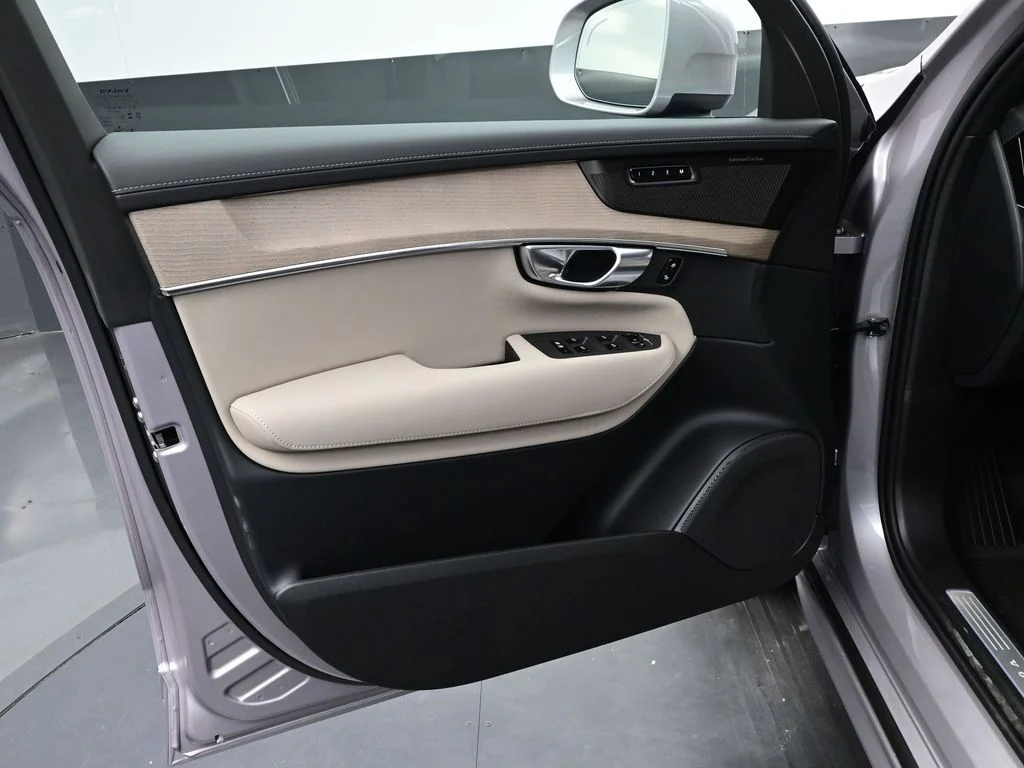 New 2026 Aurora Silver Volvo Plus image 11