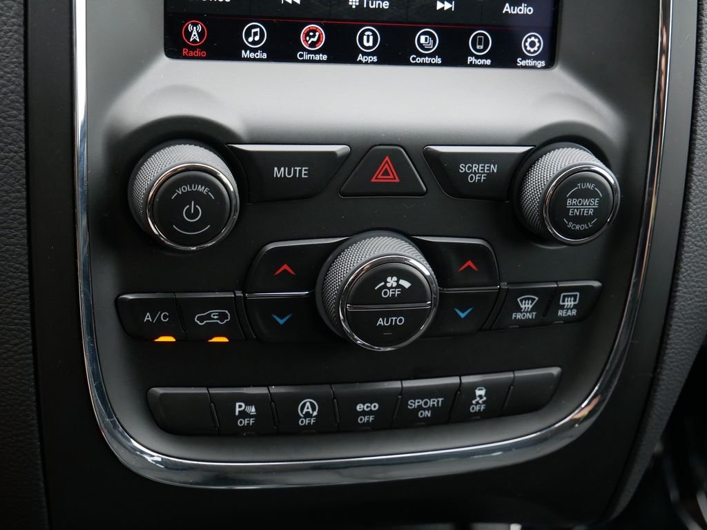 Used 2018 White Dodge SXT image 22