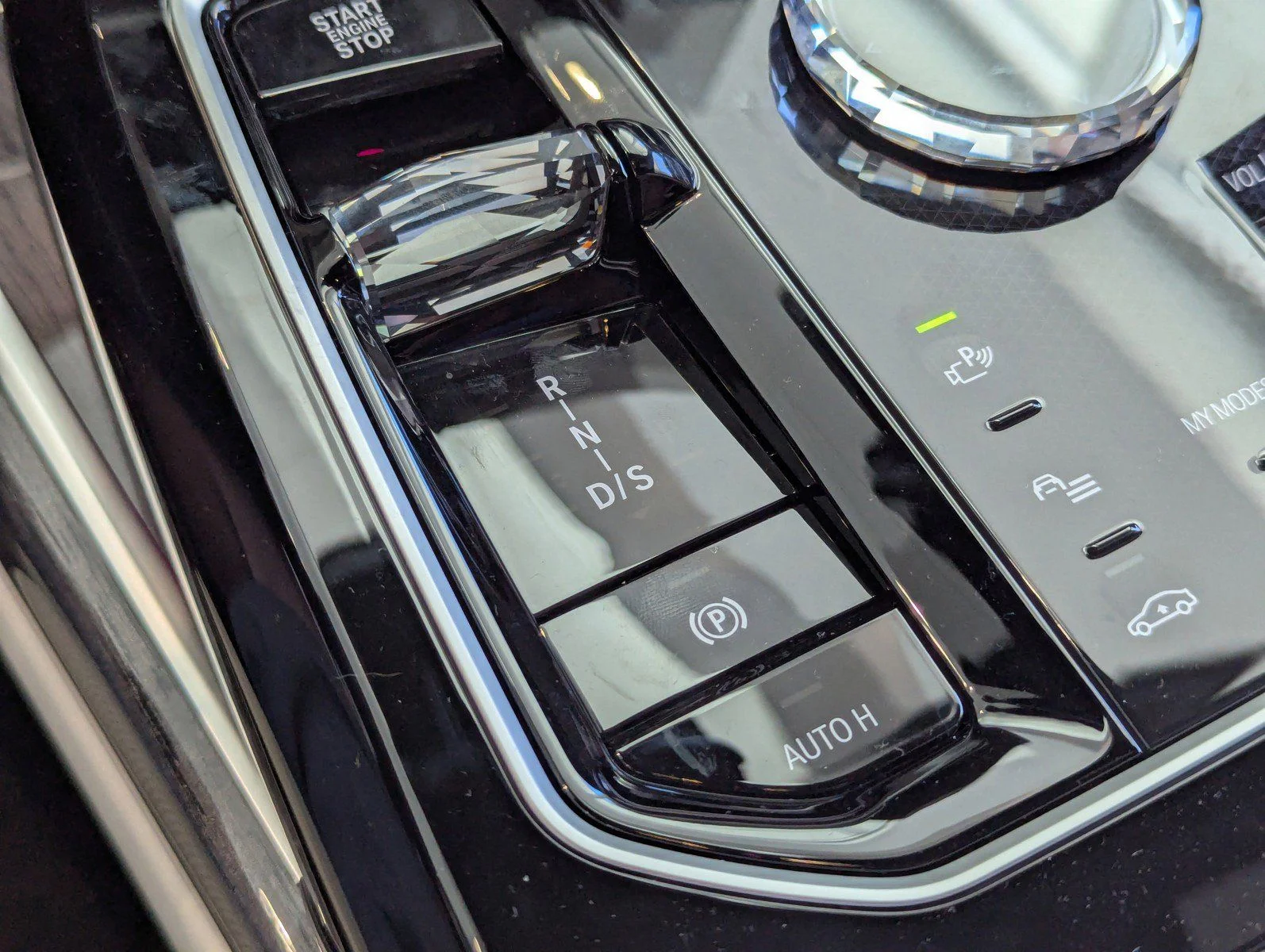 New 2026 Dravit Grey Metallic BMW 760i xDrive image 24