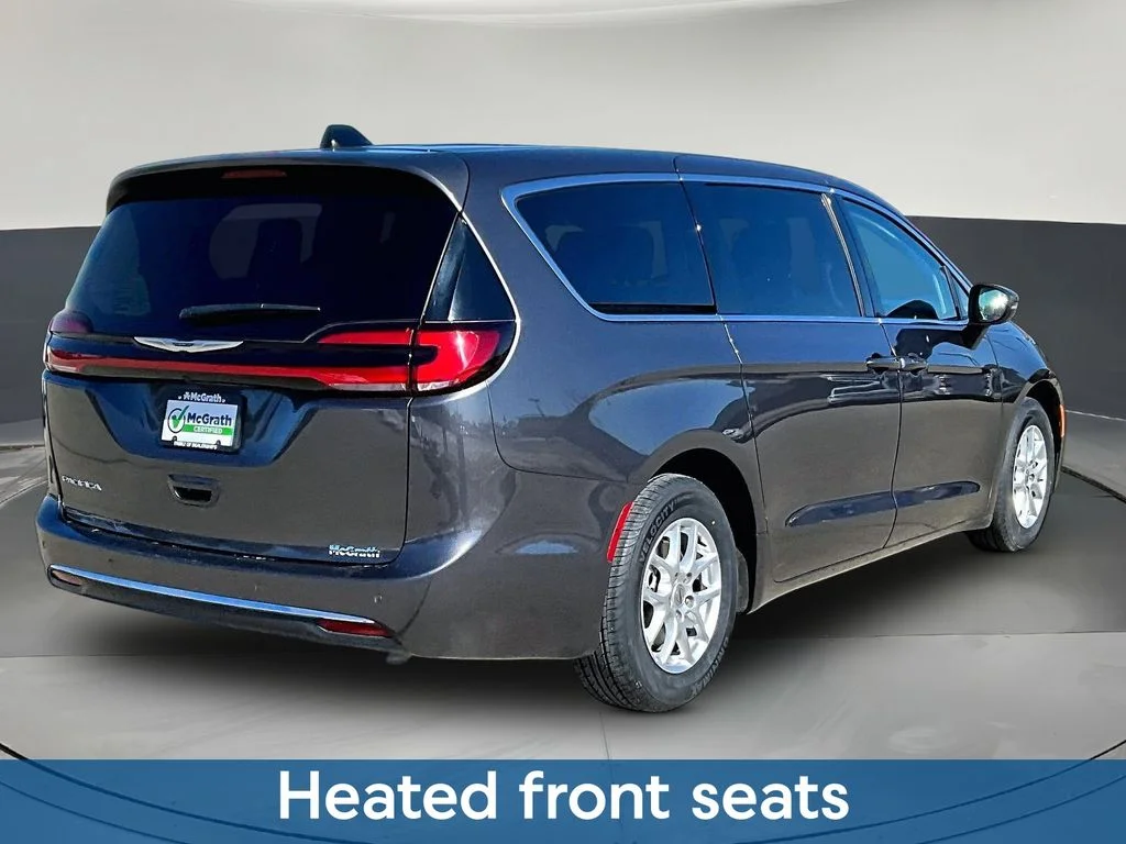 2023 Chrysler Pacifica Touring L - Photo 8