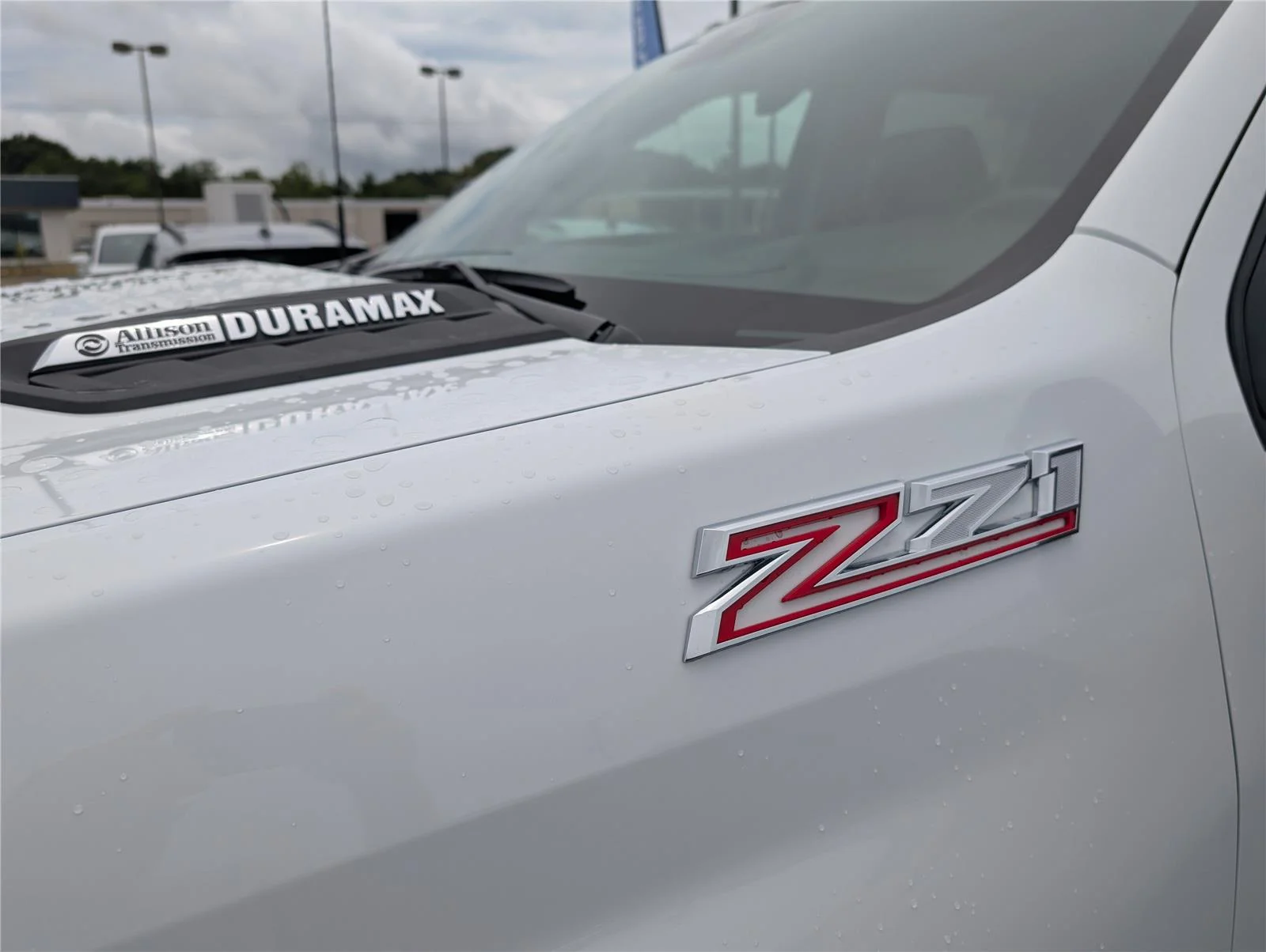 New 2026 Summit White Chevrolet WT image 10
