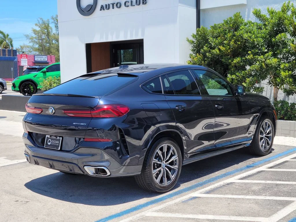 Used 2026 Carbon Black Metallic BMW xDrive40i image 4