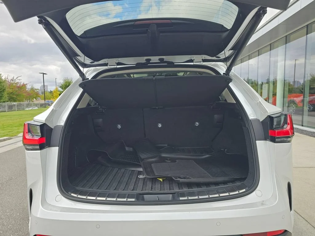 Used 2024  Lexus NX 350 Luxury image 18