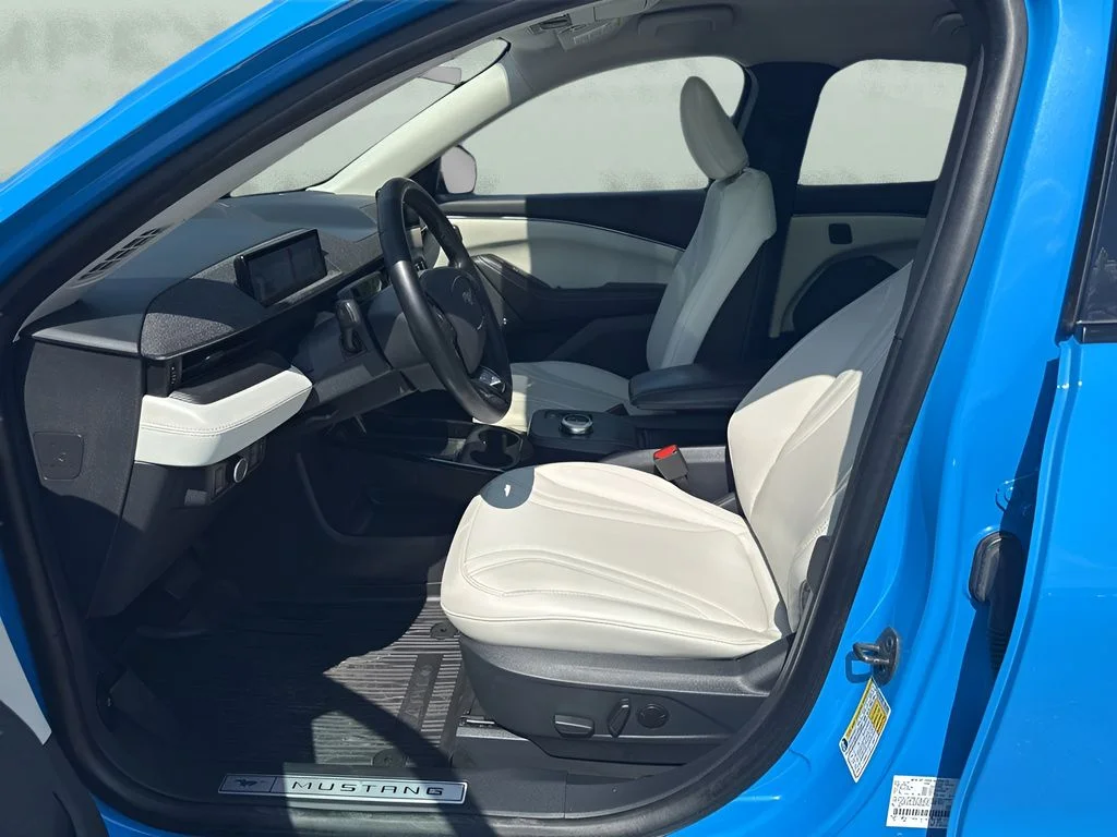 Used 2023 Blue Ford Premium image 9