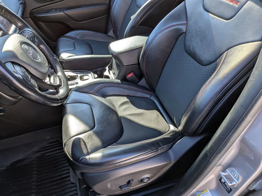 Used 2021 Silver Jeep Trailhawk image 23