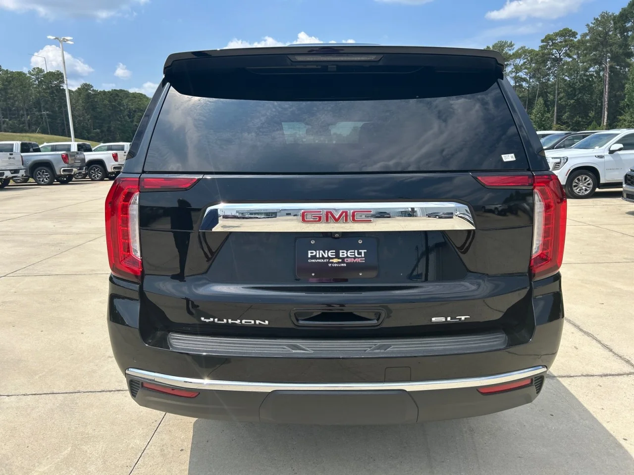 Used 2024 Onyx Black GMC SLT image 6