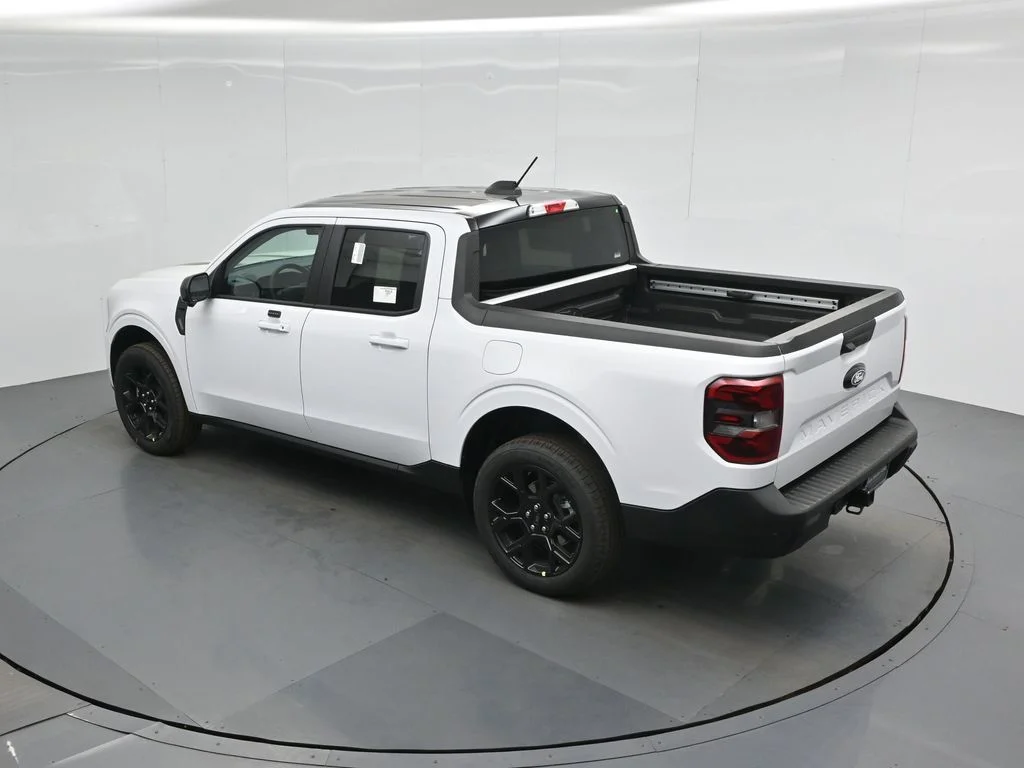 New 2026 Oxford White Ford Lariat image 42
