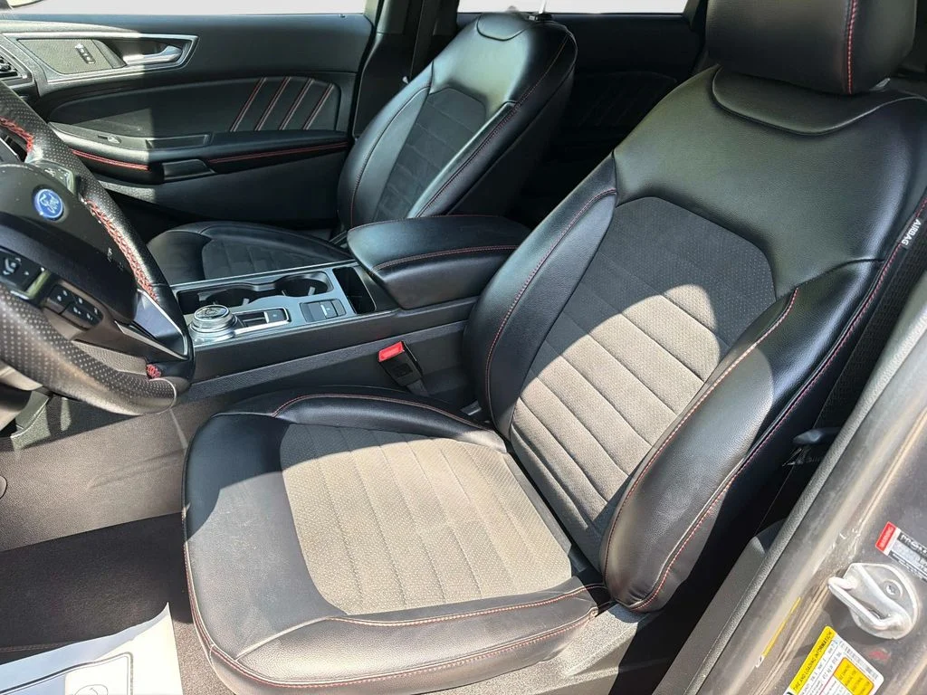 Used 2022 Gray Ford ST Line image 21