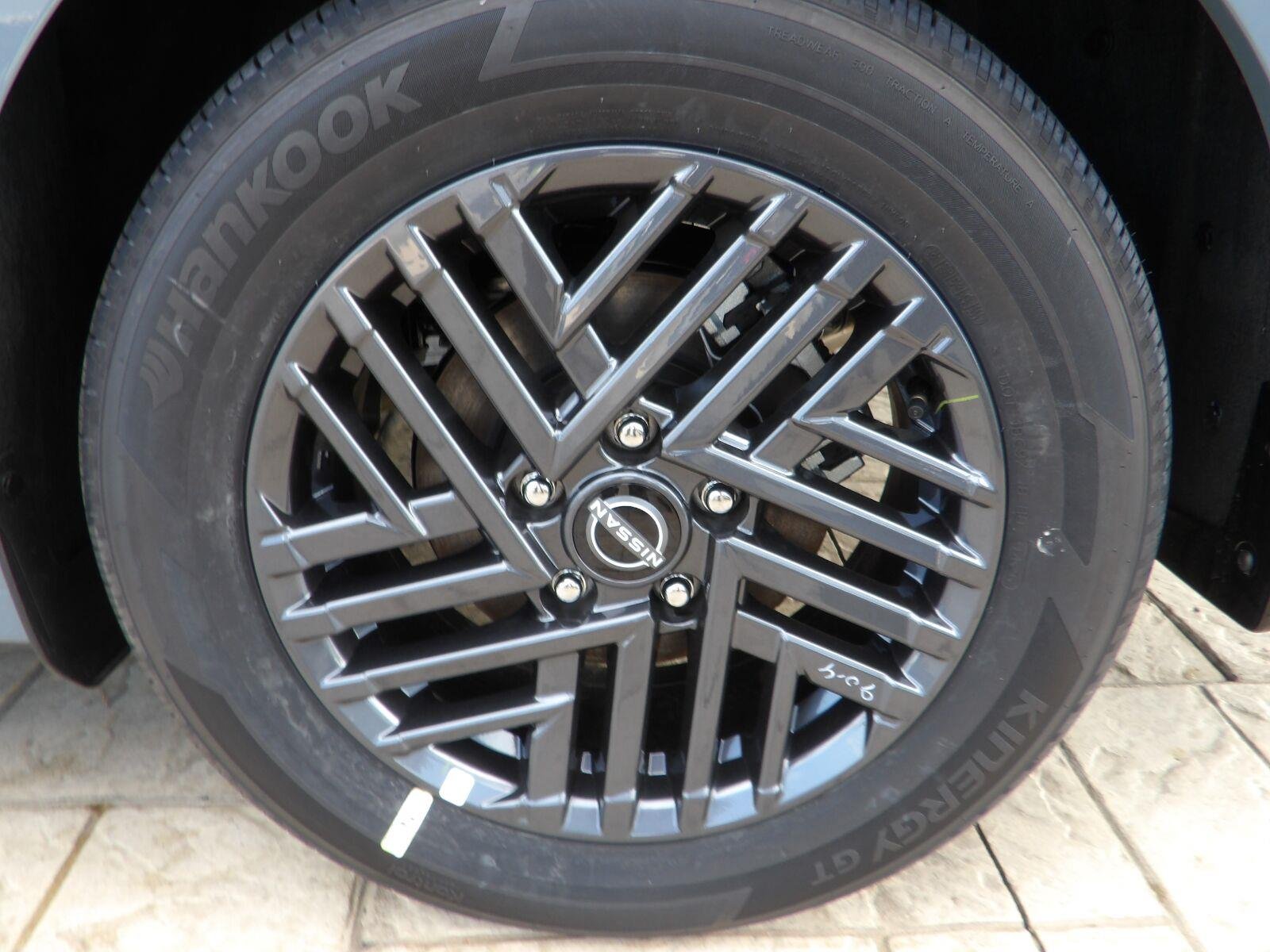New 2027 Atlantic Gray Metallic Nissan SV image 11