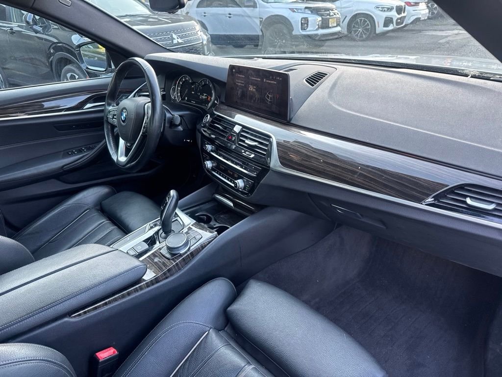 Used 2019 Silver BMW 530i xDrive image 14