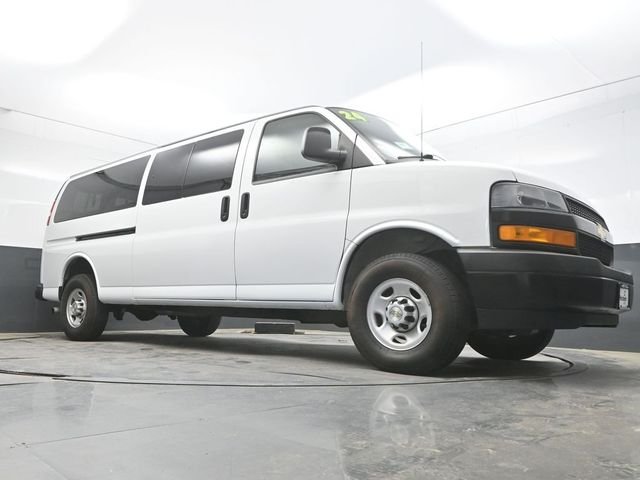 Used 2024 White Chevrolet LS image 33