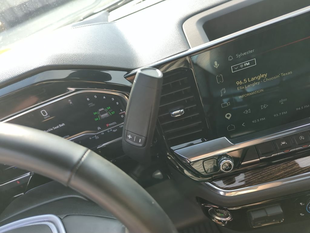 Used 2025 Black GMC Elevation image 23