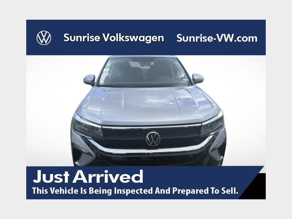 Certified Used 2022  Volkswagen 1.5T SE image 1