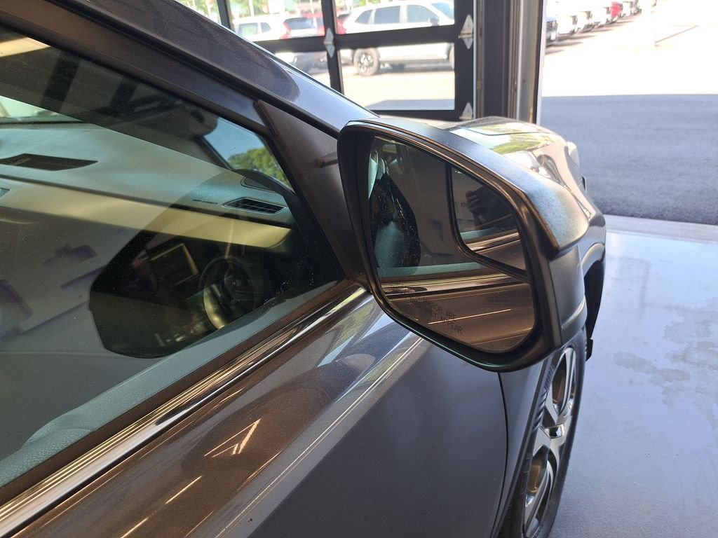 Used 2018 Gray Toyota LE image 33