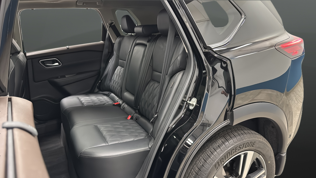 Used 2023 Super Black Nissan Platinum image 22