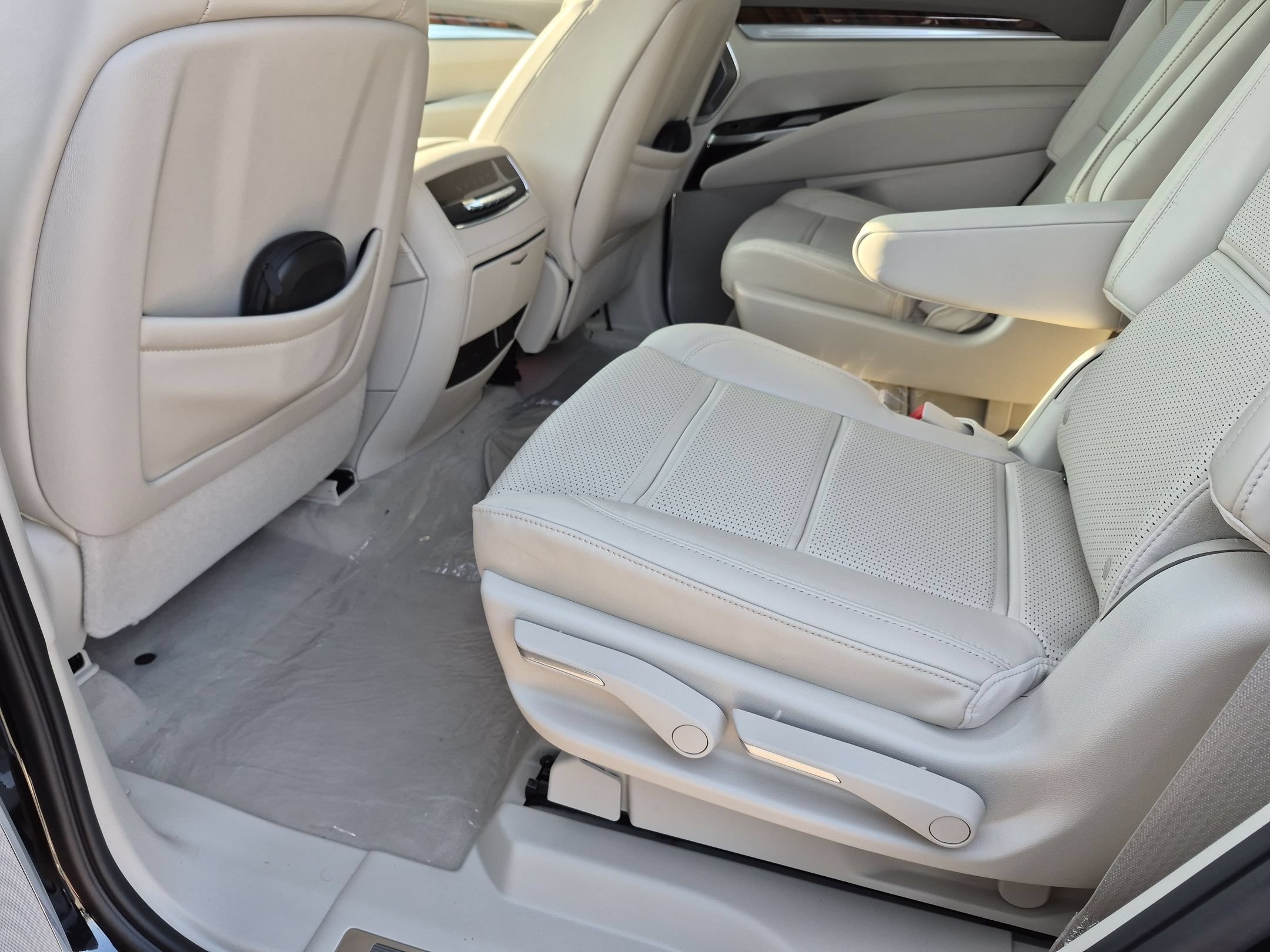 2026 Cadillac Escalade Platinum Sport - Photo 30