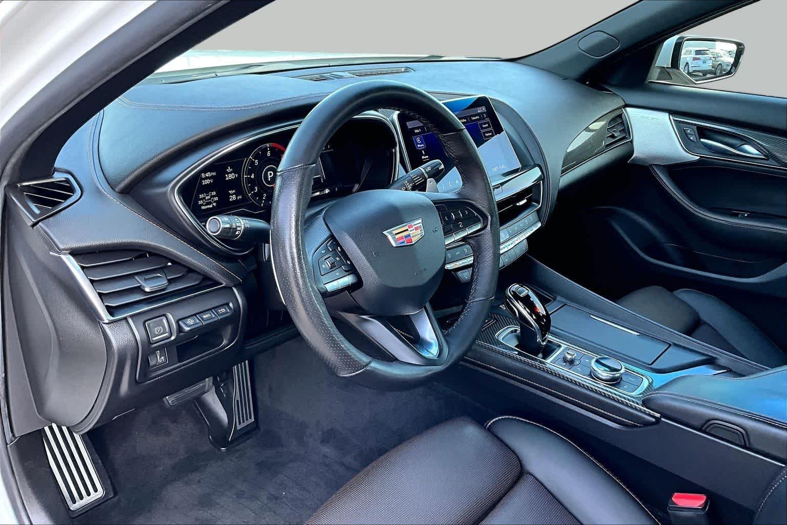 Used 2023 Crystal White Tricoat Cadillac Sport image 17