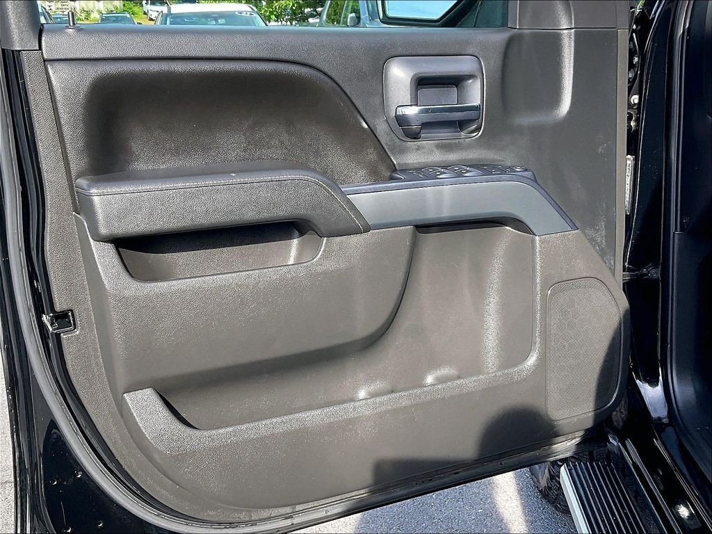 Used 2016 Black Chevrolet LT image 9