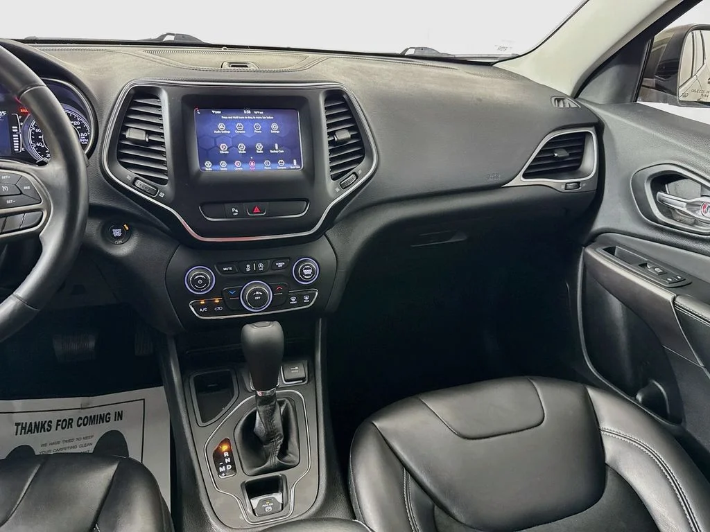 Used 2019 Green Jeep Latitude Plus image 27