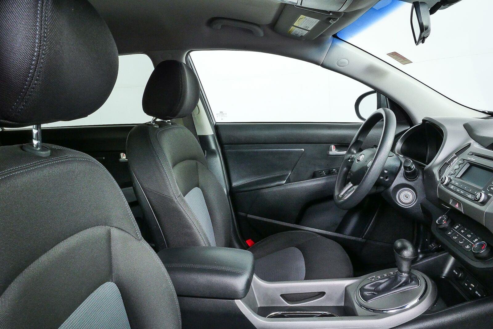 Used 2016 Mineral Silver Kia LX image 26