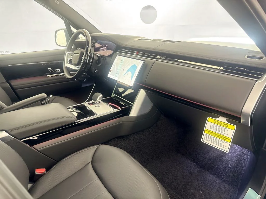 New 2026 Santorini Black Land Rover SE image 26